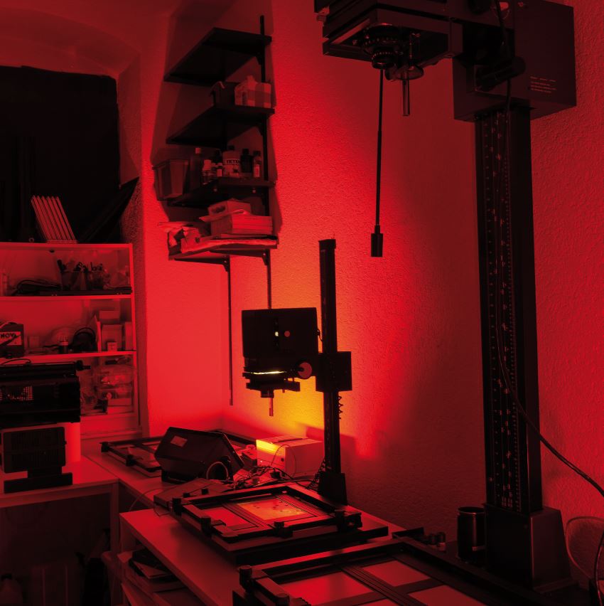 Analogue photography and development: your own darkroom